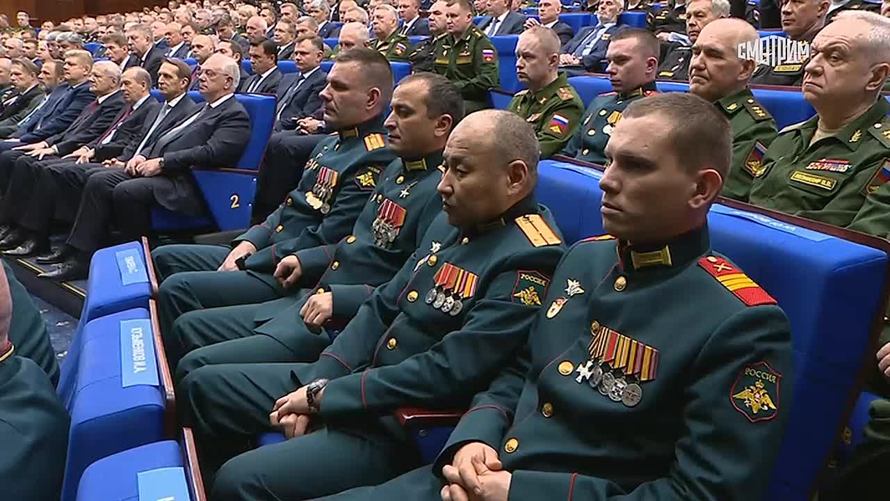 Севекорейские солдаты плечом к плечу с российскими бойцами доблестно боролись с врагом в Курской области, заявил Владимир Путин на заседании коллегии Минобороны РФ