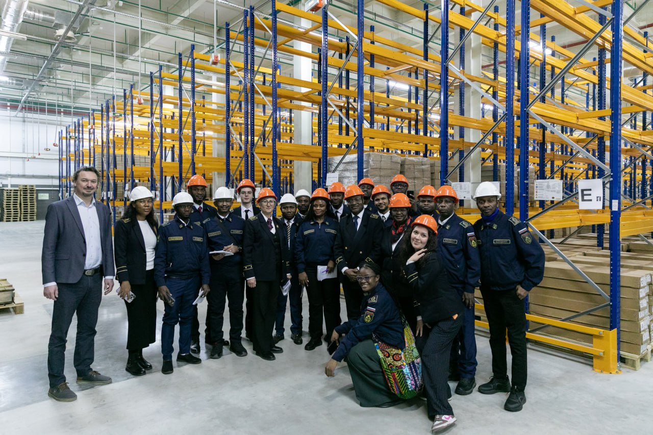 Международная делегация из Африки посетила крупнейшее кернохранилище в России Международная делегация из Африки посетила крупнейшее кернохранилище в России