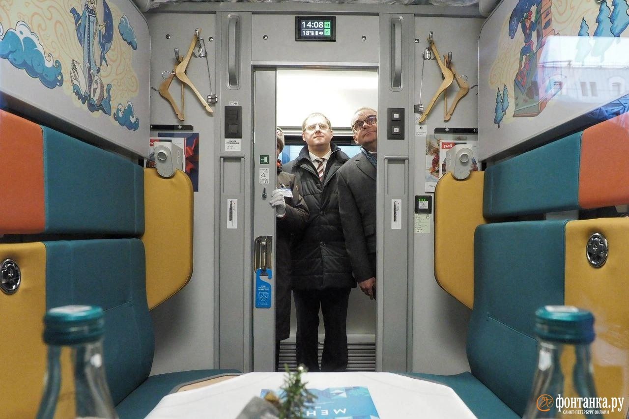 Та самая «Красная стрела», которая повезет петербуржцев в Москву в Новогодние, изнутри Та самая «Красная стрела», которая повезет петербуржцев в Москву в Новогодние, изнутри