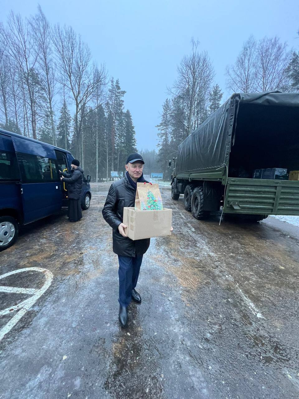 При поддержке депутатов Законодательного Собрания отправлена очередная партия гуманитарного груза на СВО При поддержке депутатов Законодательного Собрания отправлена очередная партия гуманитарного груза на СВО