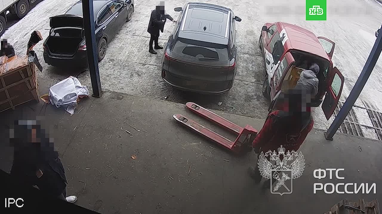 Петербургская таможня пресекла контрабанду сильнодействующего вещества прегабалина, который ввезли в Россию из Восточной Азии под видом одежды и бытовой техники