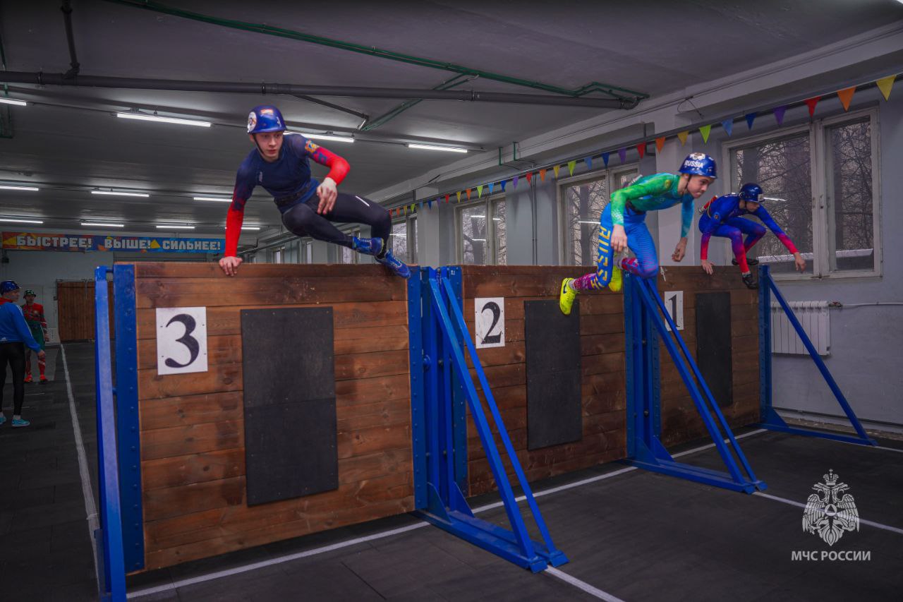В Санкт-Петербурге завершились Всероссийские соревнования МЧС России "Рождественские старты" среди юношей и девушек по пожарно-спасательному спорту В Санкт-Петербурге завершились Всероссийские соревнования МЧС России "Рождественские старты" среди юношей и девушек по пожарно-спасательному спорту