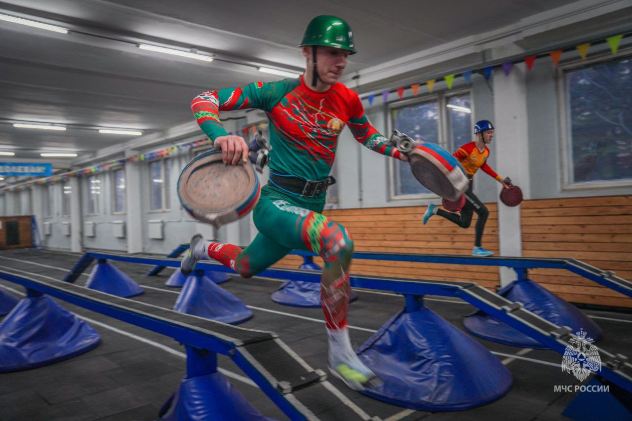 В Санкт-Петербурге завершились Всероссийские соревнования МЧС России "Рождественские старты" среди юношей и девушек по пожарно-спасательному спорту В Санкт-Петербурге завершились Всероссийские соревнования МЧС России "Рождественские старты" среди юношей и девушек по пожарно-спасательному спорту