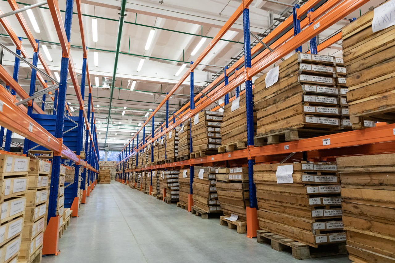 Международная делегация из Африки посетила крупнейшее кернохранилище в России Международная делегация из Африки посетила крупнейшее кернохранилище в России