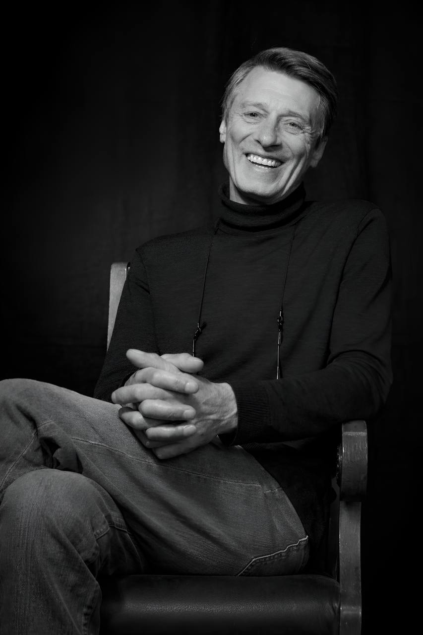 В возрасте 66 лет скончался российский актер театра и кино Анатолий Лобоцкий, сообщили в Театре им. Владимира Маяковского