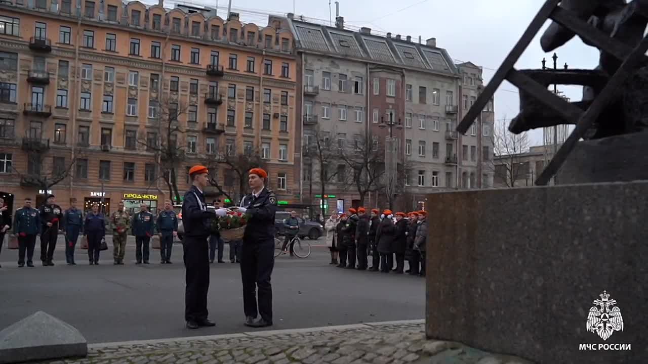 юных петербуржцев пополнили ряды "чрезвычайных кадет"