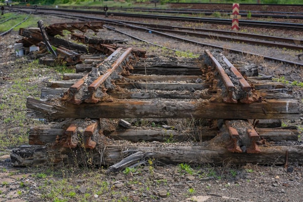 БДЫЩЬ! Латвия вдруг передумала разбирать железную дорогу