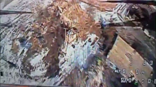 Операторы ударных дронов ВС РФ поражают укрытия личного состава противника