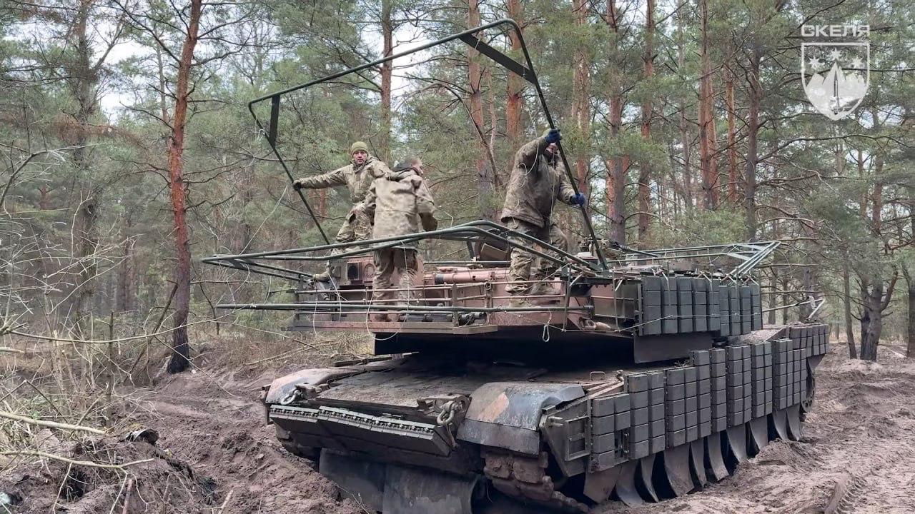 425-й ОШП «Скала», неудачно сходивший в контрнаступ под Покровск, показал последние кадры живых танков M1A1 AIM Abrams, поставленных Австралией 425-й ОШП «Скала», неудачно сходивший в контрнаступ под Покровск, показал последние кадры живых танков M1A1 AIM Abrams, поставленных Австралией