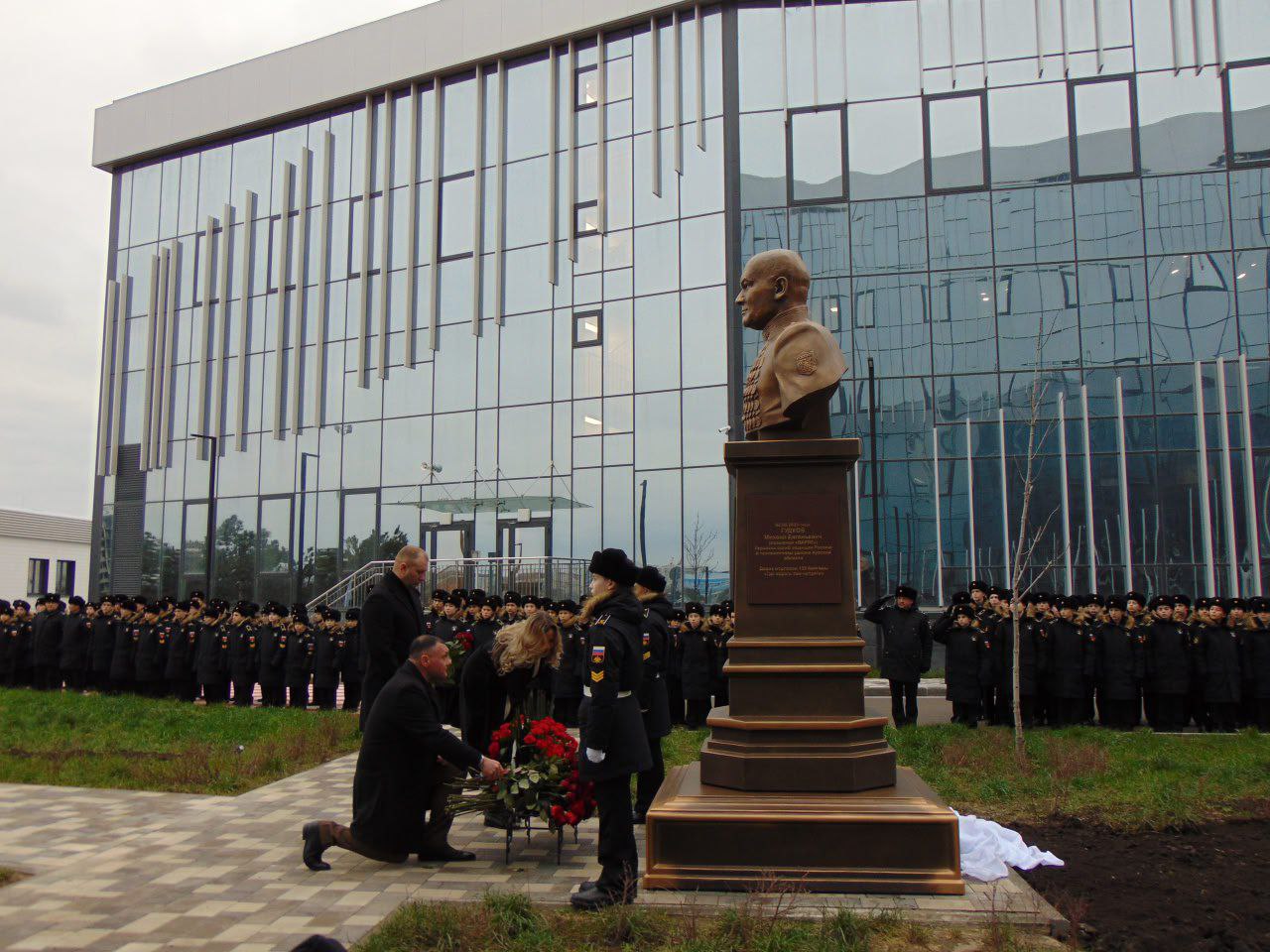 23 декабря 2025 года в филиале Нахимовского военно-морского училища имени дважды героя России Михаила Евгеньевича Гудкова, состоялось торжественное открытие бюста дважды Героя России Михаила Евгеньевича Гудкова 23 декабря 2025 года в филиале Нахимовского военно-морского училища имени дважды героя России Михаила Евгеньевича Гудкова, состоялось торжественное открытие бюста дважды Героя России Михаила Евгеньевича Гудкова