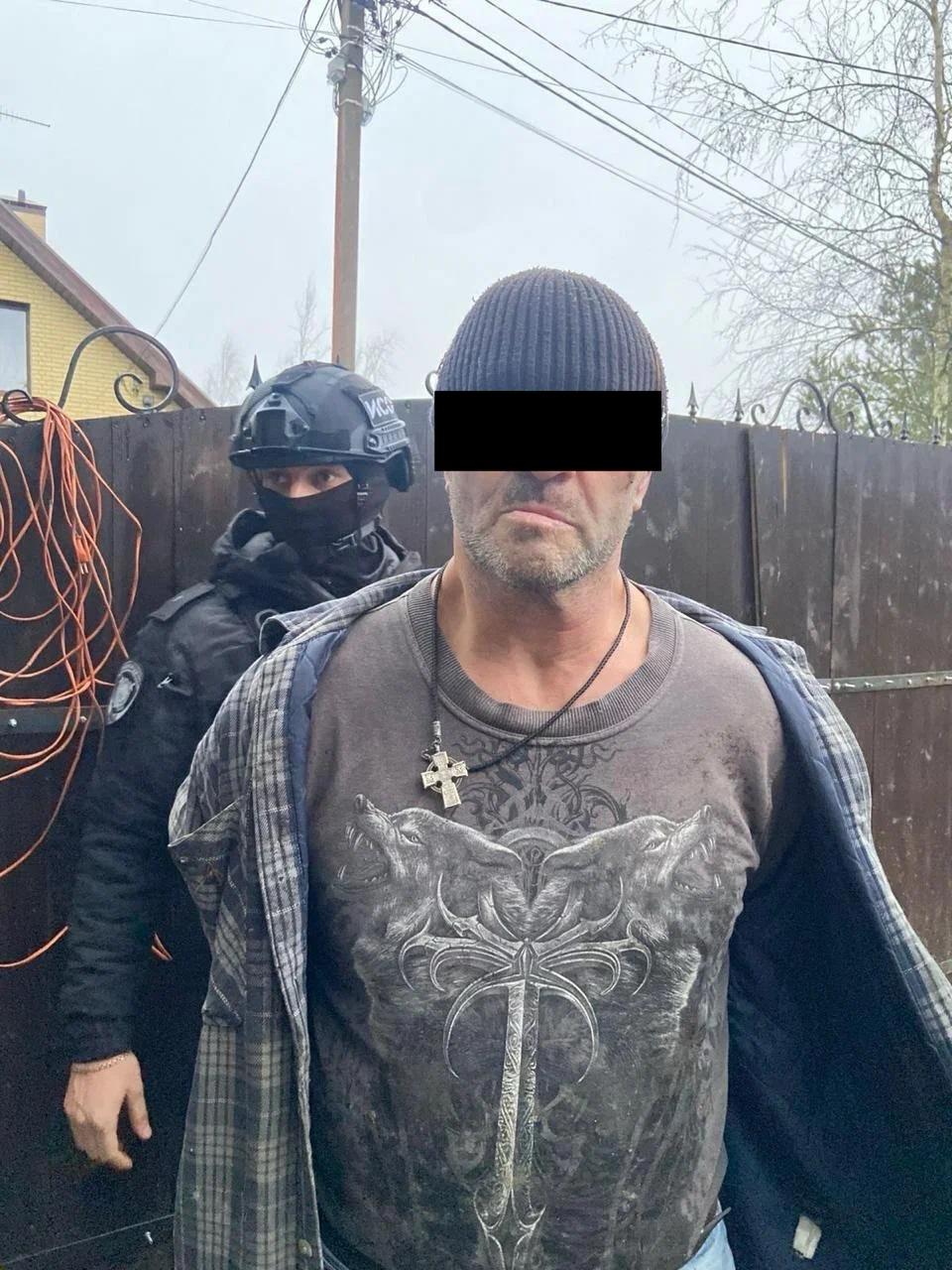 В Ленобласти задержали владельца арсенала оружия, подозреваемого в убийстве В Ленобласти задержали владельца арсенала оружия, подозреваемого в убийстве