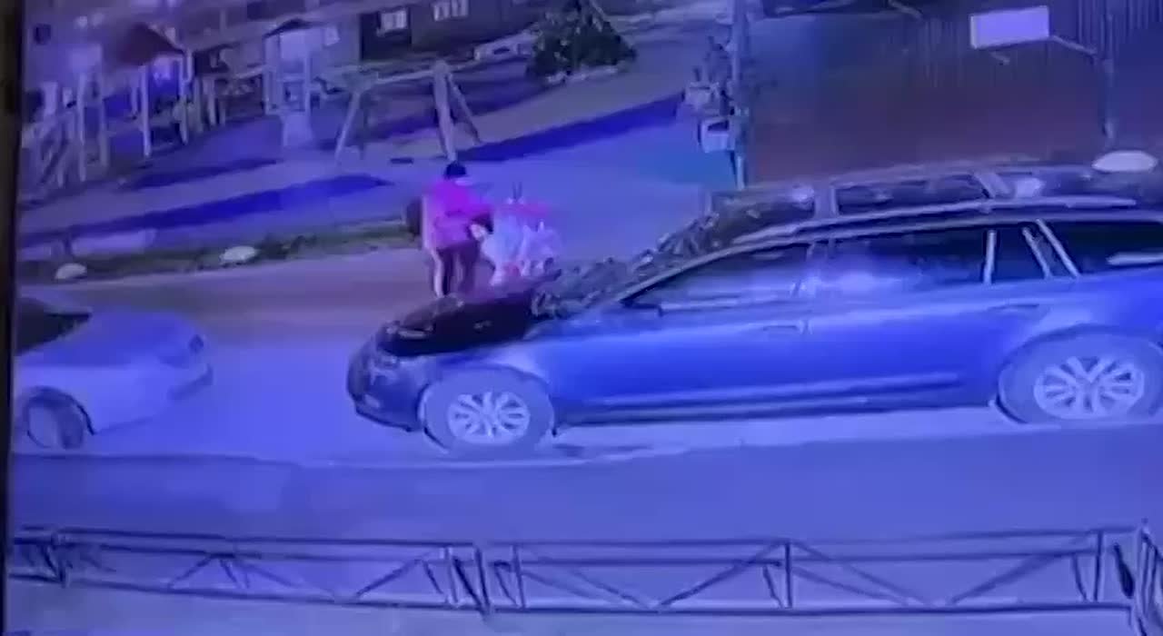 Opel сбил бабушку с двумя детьми в Кудрово