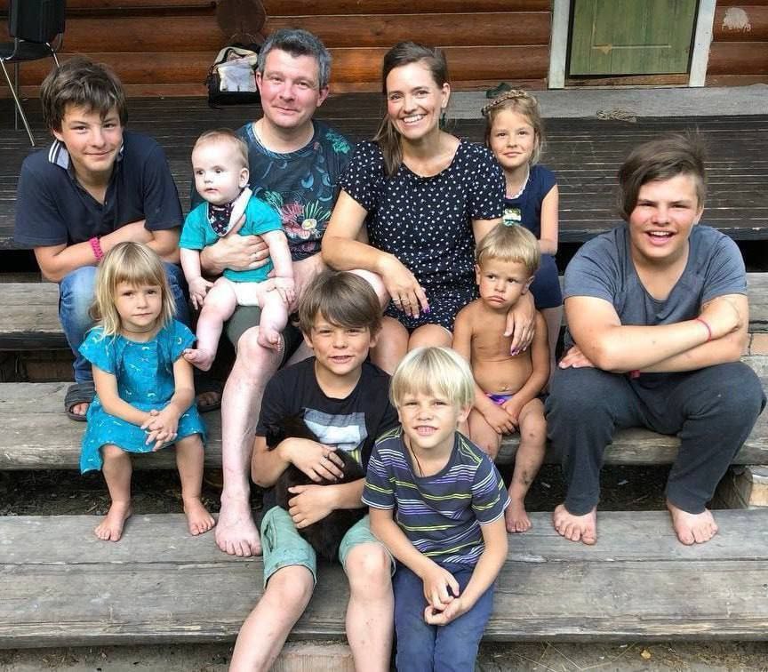 «Семья - единственный источник счастливых людей в этом мире» «Семья - единственный источник счастливых людей в этом мире»