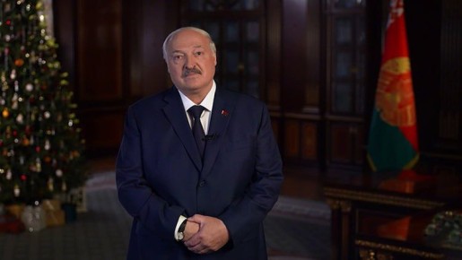 Как Лукашенко одним указом всех женщин в себя влюбил