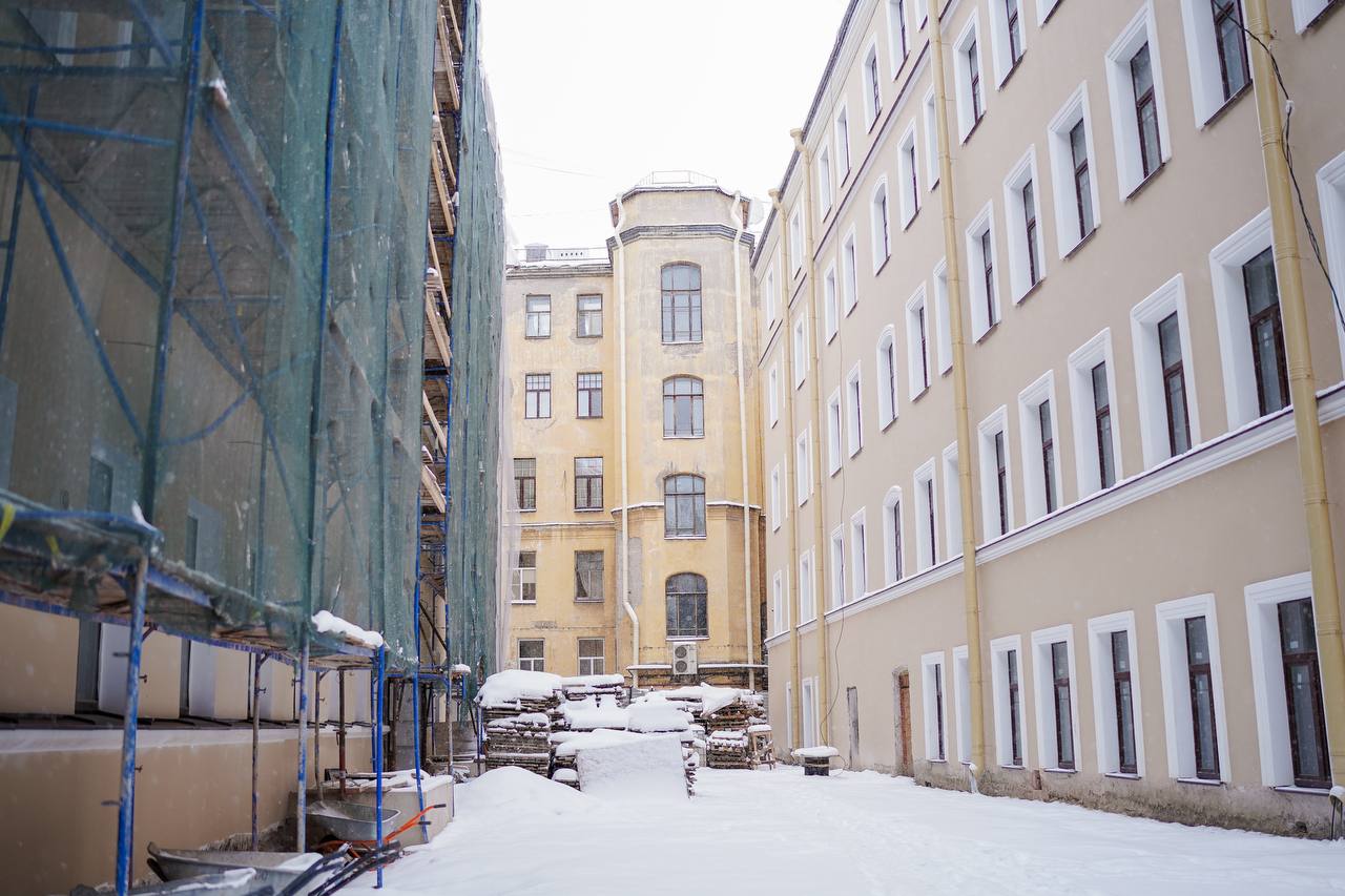 Начали день с рабочей планерки в Центре комплексного контроля городского хозяйства, обсудили основные цели и задачи на день по уборке города, планы по уборке крыш, а также подвели итоги работы в новогоднюю ночь Начали день с рабочей планерки в Центре комплексного контроля городского хозяйства, обсудили основные цели и задачи на день по уборке города, планы по уборке крыш, а также подвели итоги работы в новогоднюю ночь