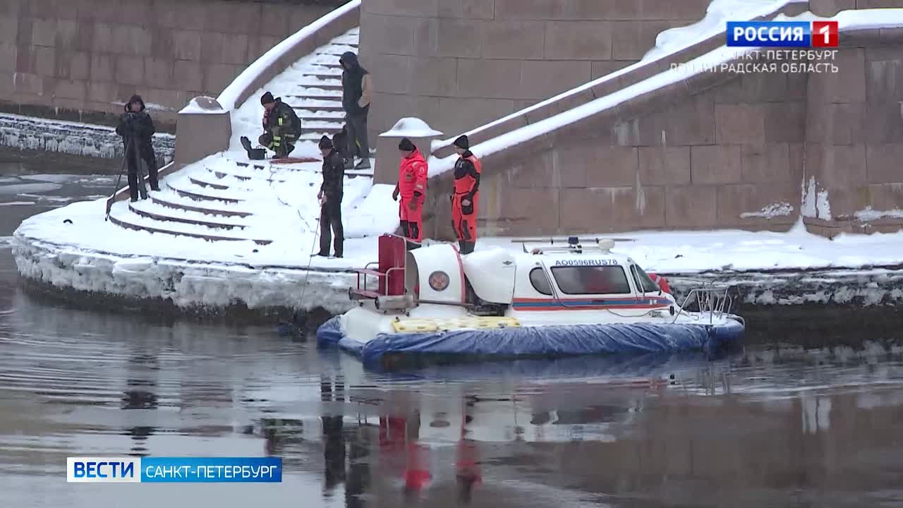 В Большой Невке ведутся поиски человека, упавшего в воду с Сампсониевского моста
