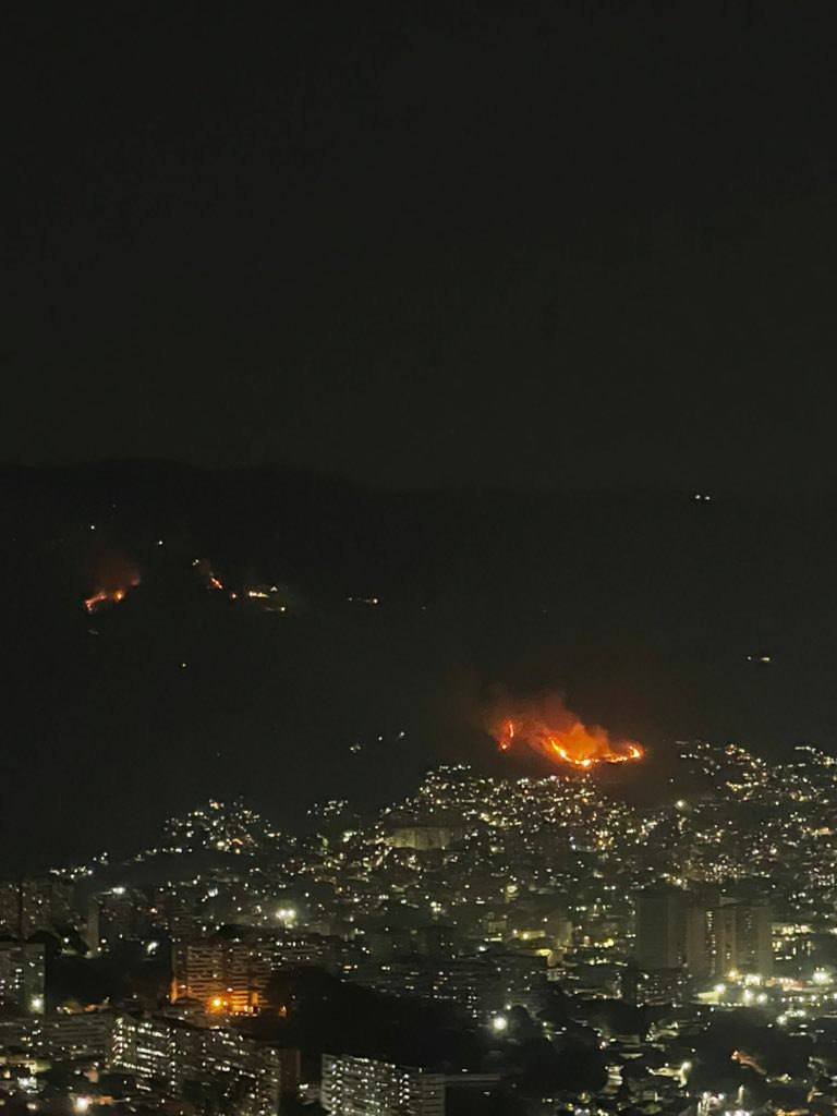 Олег Царёв: Авиаудары США по порту в Каракасе, Венесуэла Олег Царёв: Авиаудары США по порту в Каракасе, Венесуэла