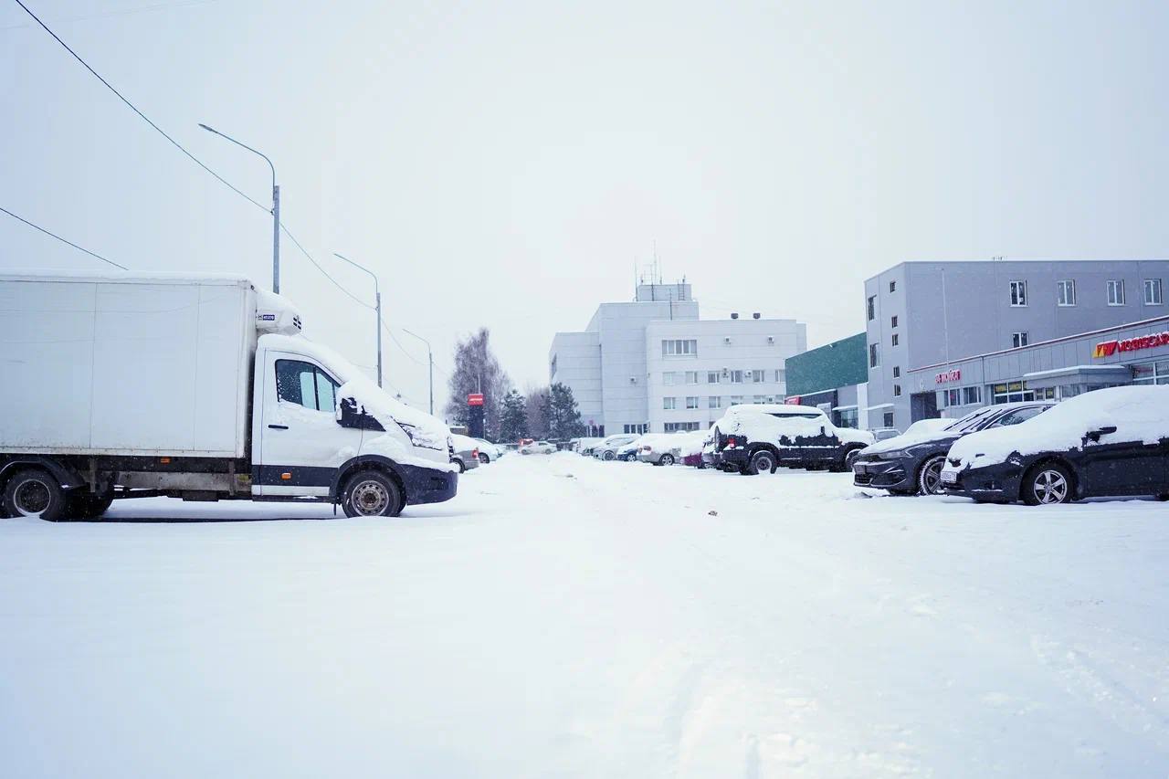 По прогнозу синоптиков в ближайшие дни в Петербурге будет небольшой снег, коммунальные службы в полной готовности и с ночи приступили к уборке По прогнозу синоптиков в ближайшие дни в Петербурге будет небольшой снег, коммунальные службы в полной готовности и с ночи приступили к уборке