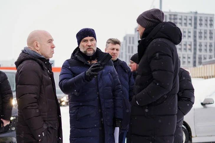 По прогнозу синоптиков в ближайшие дни в Петербурге будет небольшой снег, коммунальные службы в полной готовности и с ночи приступили к уборке По прогнозу синоптиков в ближайшие дни в Петербурге будет небольшой снег, коммунальные службы в полной готовности и с ночи приступили к уборке