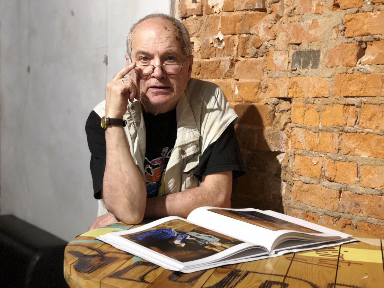 В Петербурге на 83-м году ушел из жизни легендарный фотограф Валерий Плотников