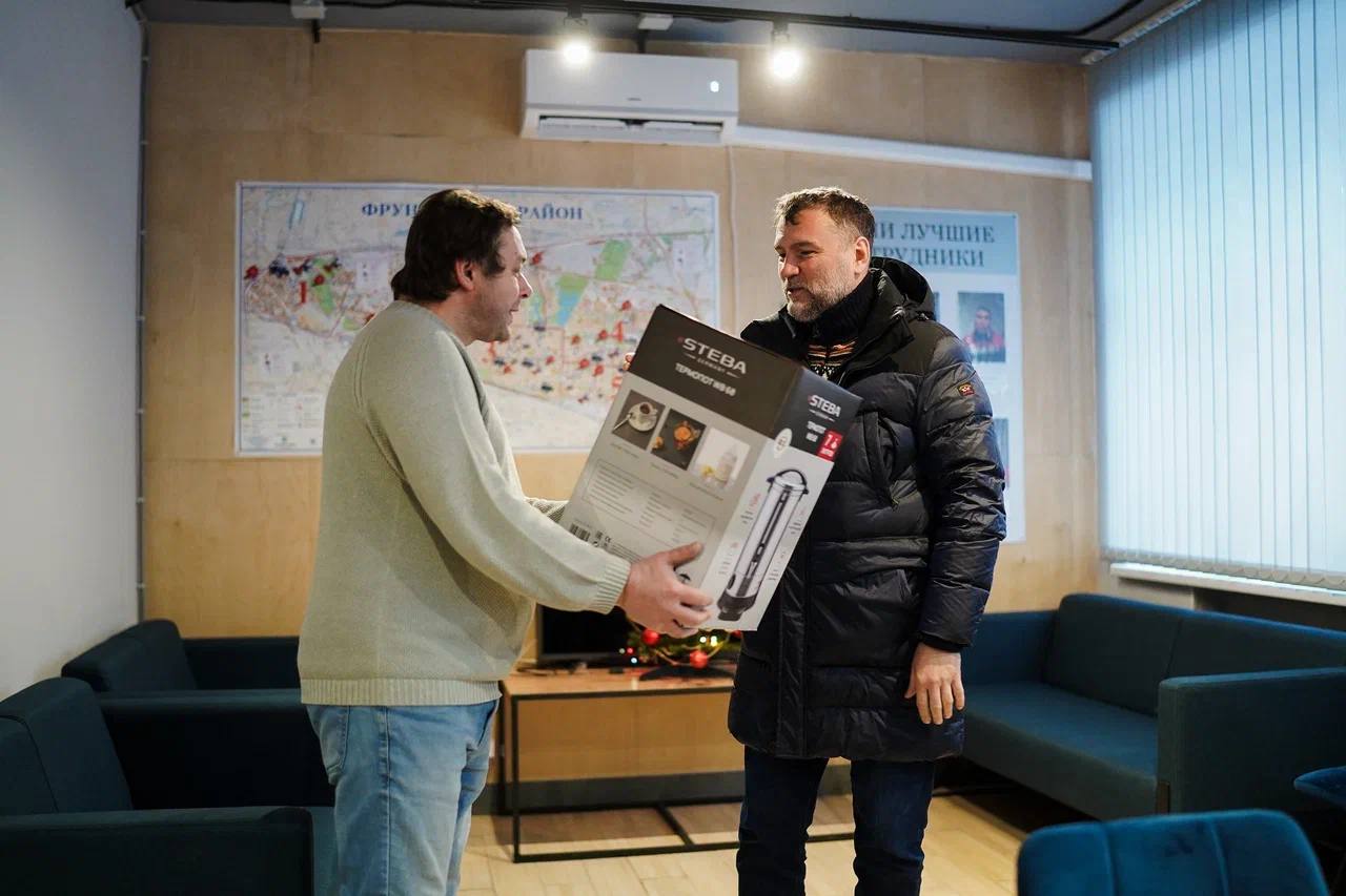 По прогнозу синоптиков в ближайшие дни в Петербурге будет небольшой снег, коммунальные службы в полной готовности и с ночи приступили к уборке По прогнозу синоптиков в ближайшие дни в Петербурге будет небольшой снег, коммунальные службы в полной готовности и с ночи приступили к уборке