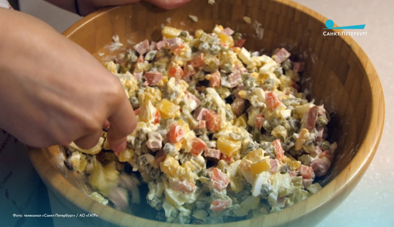 «Оливье ещё можно есть?» — отвечаем на главный вопрос январских праздников