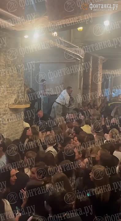 Концерт Вани Дмитриенко в Петербурге закончился давкой