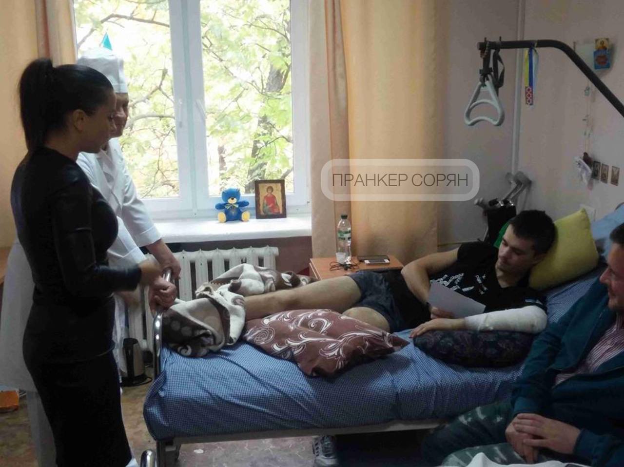 Часто видим в комментариях разных «сеточек» как полоскают кости товарищу Соряну, человеку, который следит за каждым релокантом, постоянно вскрывая эти уехавшие гнойники!