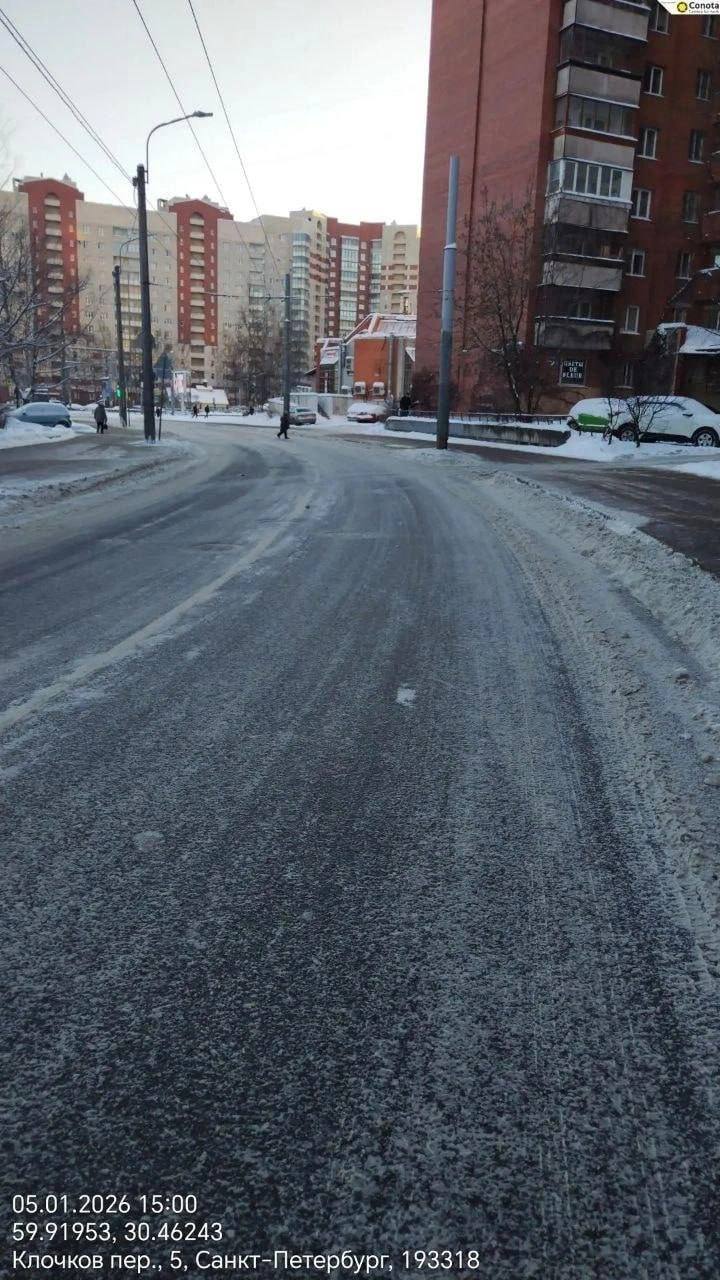 Был снег, теперь асфальт: спецтехника почистила некоторые улицы Петербурга после жалоб читателей «Фонтанки» Был снег, теперь асфальт: спецтехника почистила некоторые улицы Петербурга после жалоб читателей «Фонтанки»