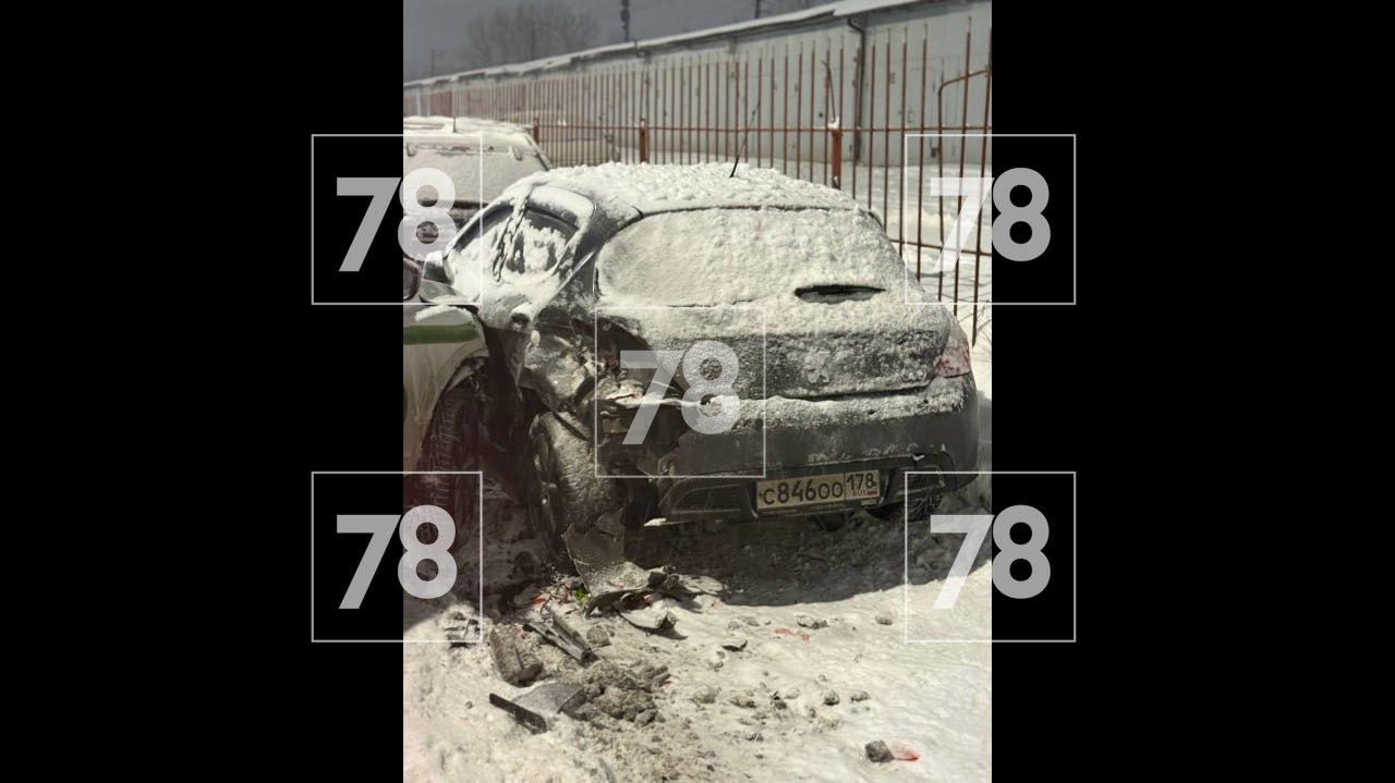 Водитель каршеринга протаранила несколько машин на Бокситогорской Водитель каршеринга протаранила несколько машин на Бокситогорской