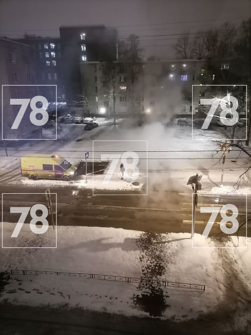 Очередной прорыв трубы с горячей водой случился на Костюшко Очередной прорыв трубы с горячей водой случился на Костюшко