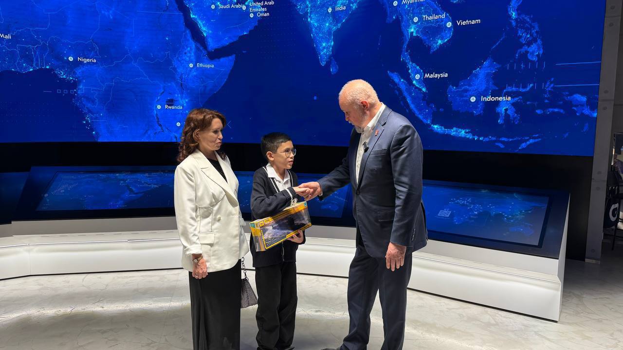 Сергей Цивилев исполнил мечту школьника из Татарстана посетить атомную подлодку Сергей Цивилев исполнил мечту школьника из Татарстана посетить атомную подлодку