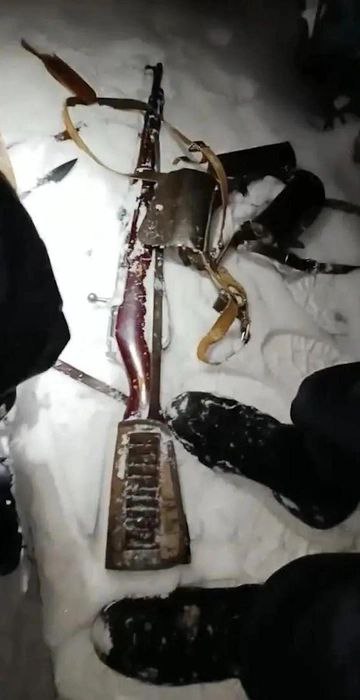 Мужчина стрелял по машине скорой помощи, которую сам же вызвал Мужчина стрелял по машине скорой помощи, которую сам же вызвал