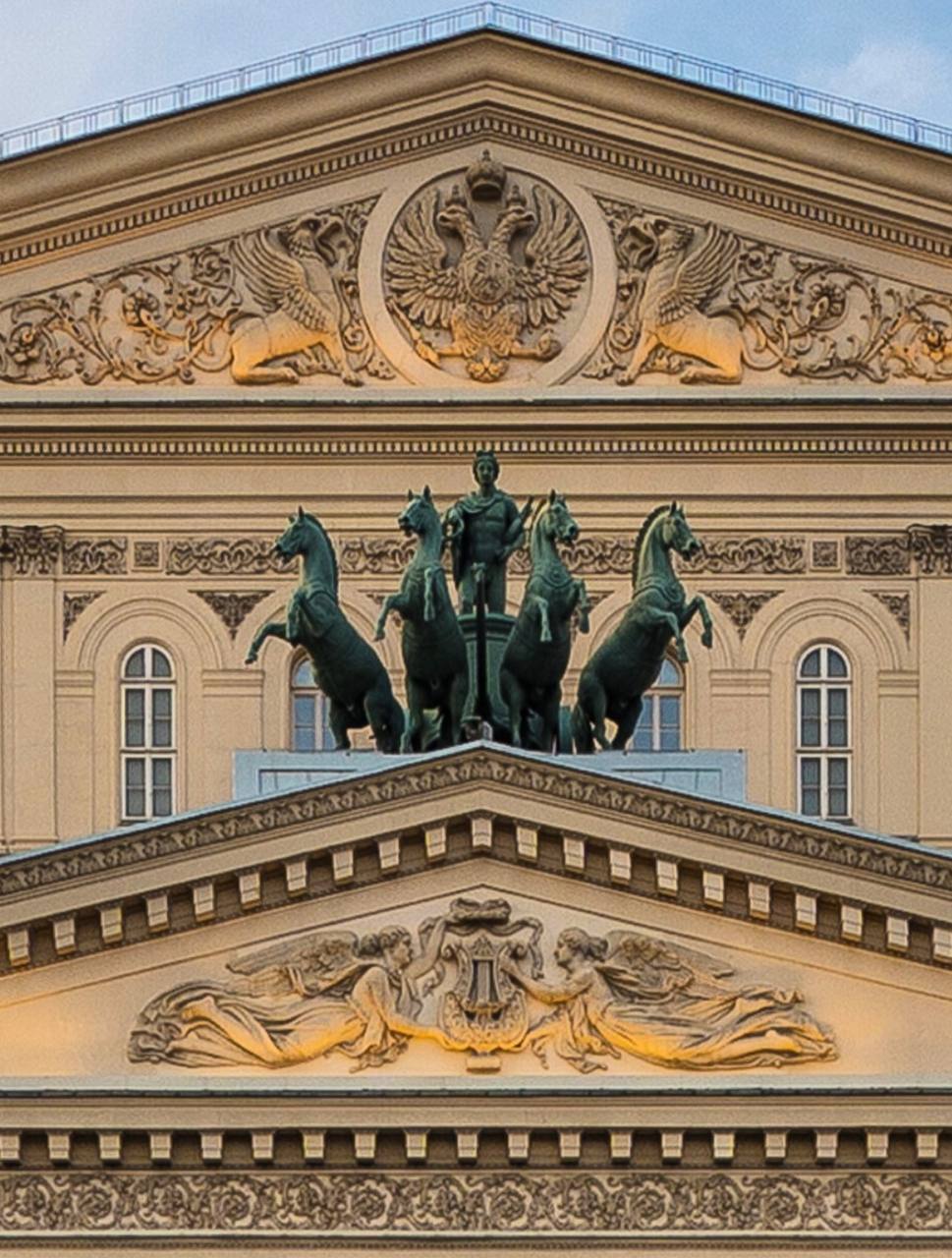 В год Лошади предлагаю вашему вниманию скульптурно-архитектурную подборку на улицах Москвы, связанную с этими прекрасными животными: