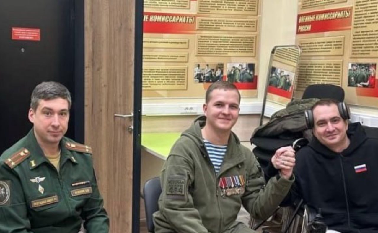 Представители Следственного комитета навестили военнослужащих в НМИЦ ВМТ имени А.А. Вишневского