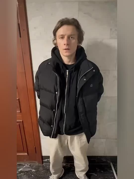 7 января 2026 года на парковке одного из крупных торговых центров Колпинского района развернулось настоящее представление