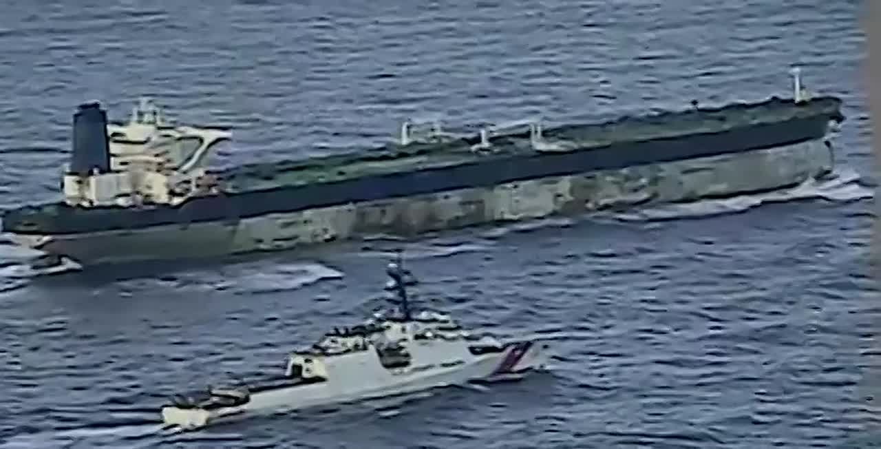 Пираты XXI века: американцы показали, как они охотились за танкером "Marinera"