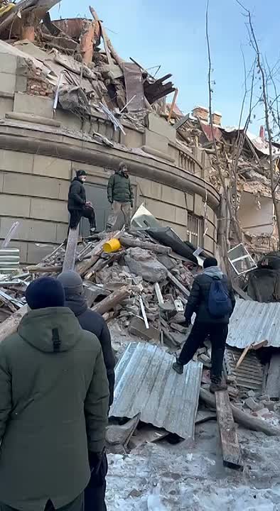 КГИОП обратился в полицию после попытки сноса здания НИИ целлюлозно-бумажной промышленности