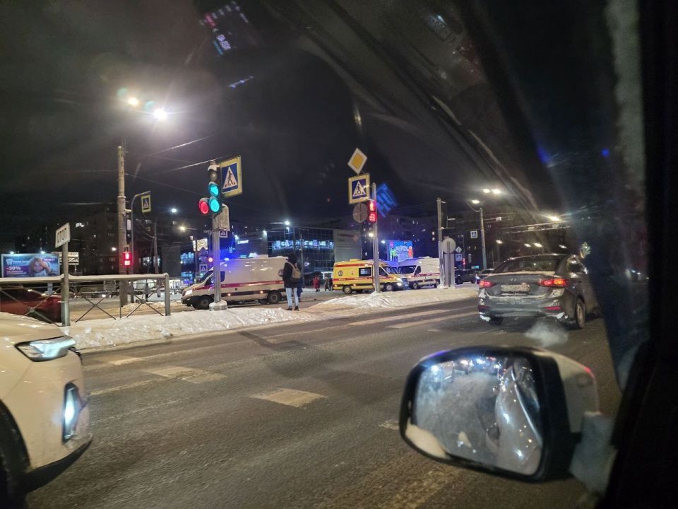 ДТП с участием кареты скорой помощи произошло во Фрунзенском районе