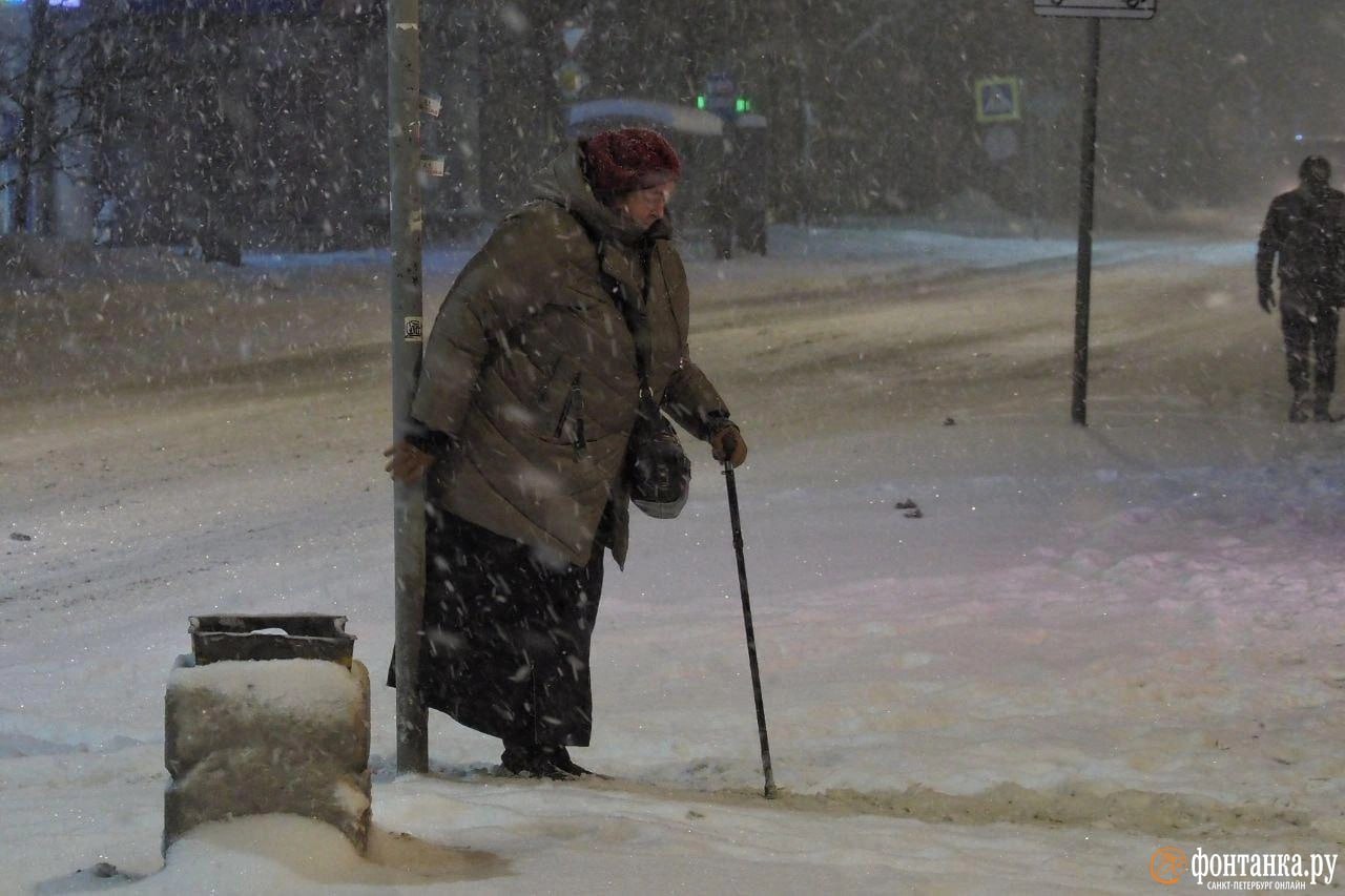 Обстановка в Петербурге сейчас очень снежная Обстановка в Петербурге сейчас очень снежная