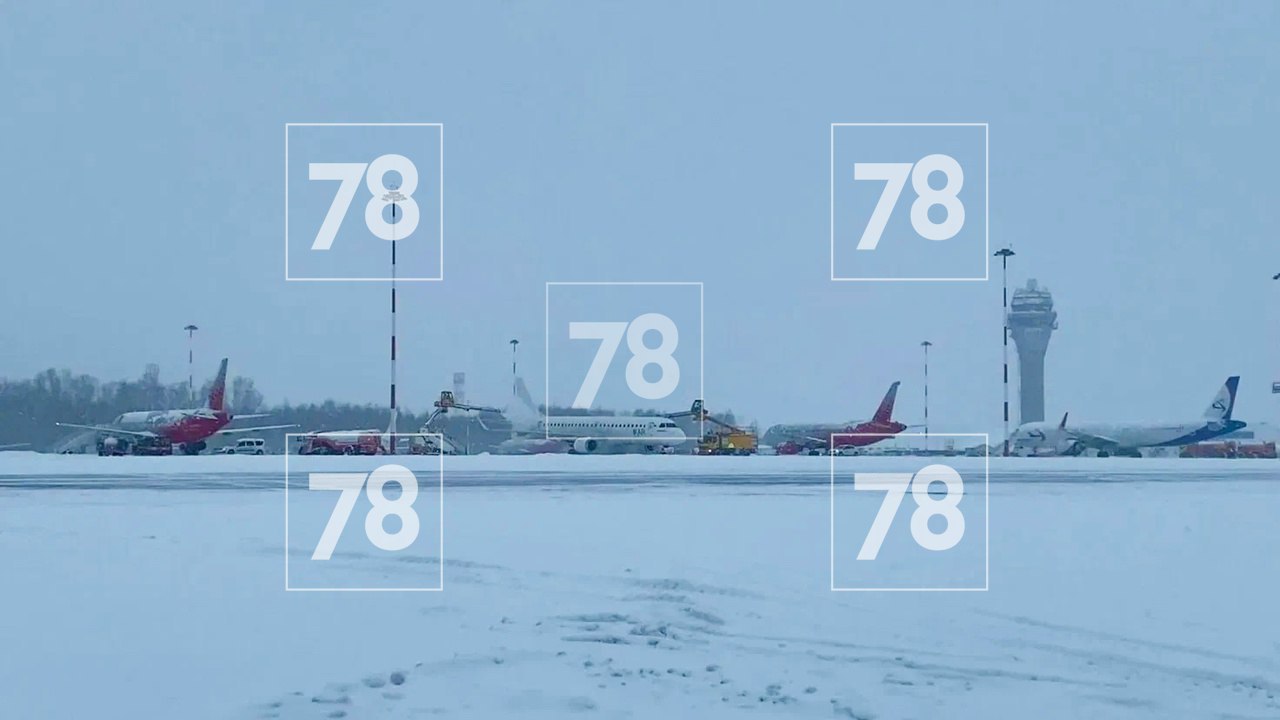 В Пулково самолёт застрял в сугробе В Пулково самолёт застрял в сугробе