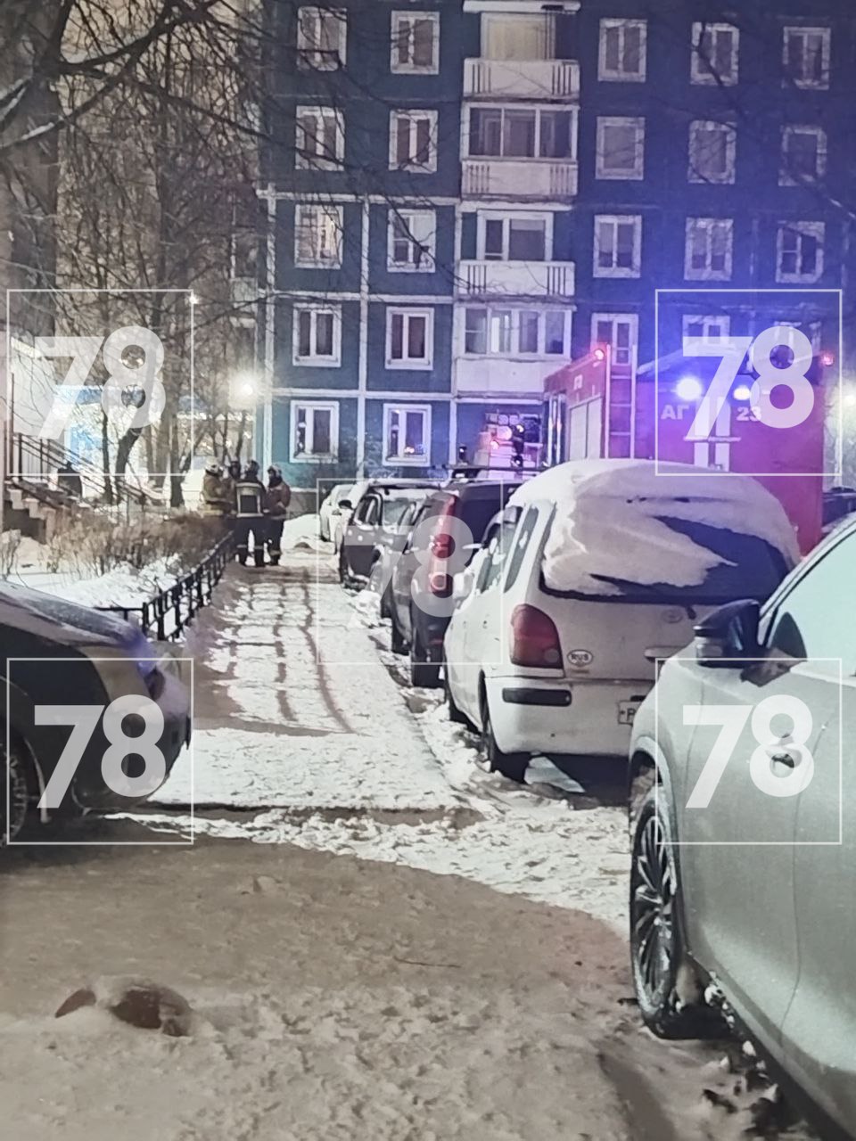 В Приморском районе сгорела квартира — инцидент произошел примерно час назад на проспекте Королева, 49. К месту происшествия прибыли три пожарные машины В Приморском районе сгорела квартира — инцидент произошел примерно час назад на проспекте Королева, 49. К месту происшествия прибыли три пожарные машины