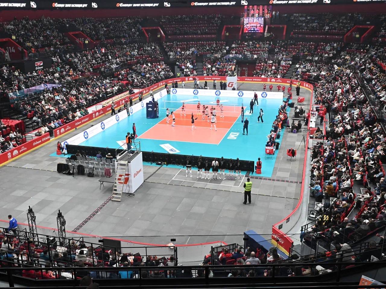 В Омске установили рекорд посещаемости чемпионатов РФ по волейболу — на матче между «Омичкой» и «Протоном», который прошел на «G-Drive Арене», собралось 8 045 зрителей