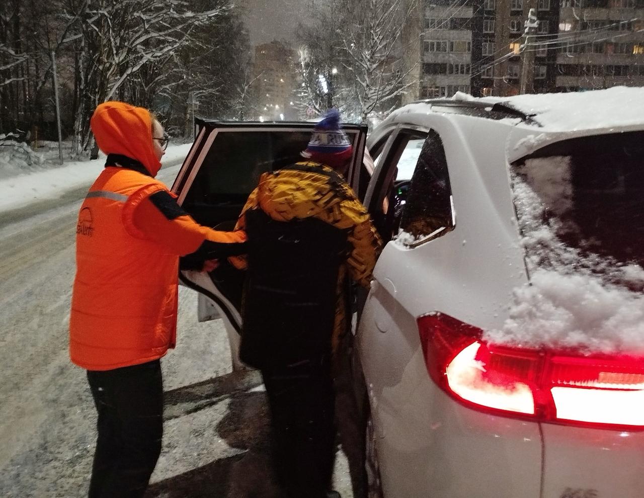 Кафе в Мурино стало центром спасения для двух заблудившихся пожилых людей Кафе в Мурино стало центром спасения для двух заблудившихся пожилых людей