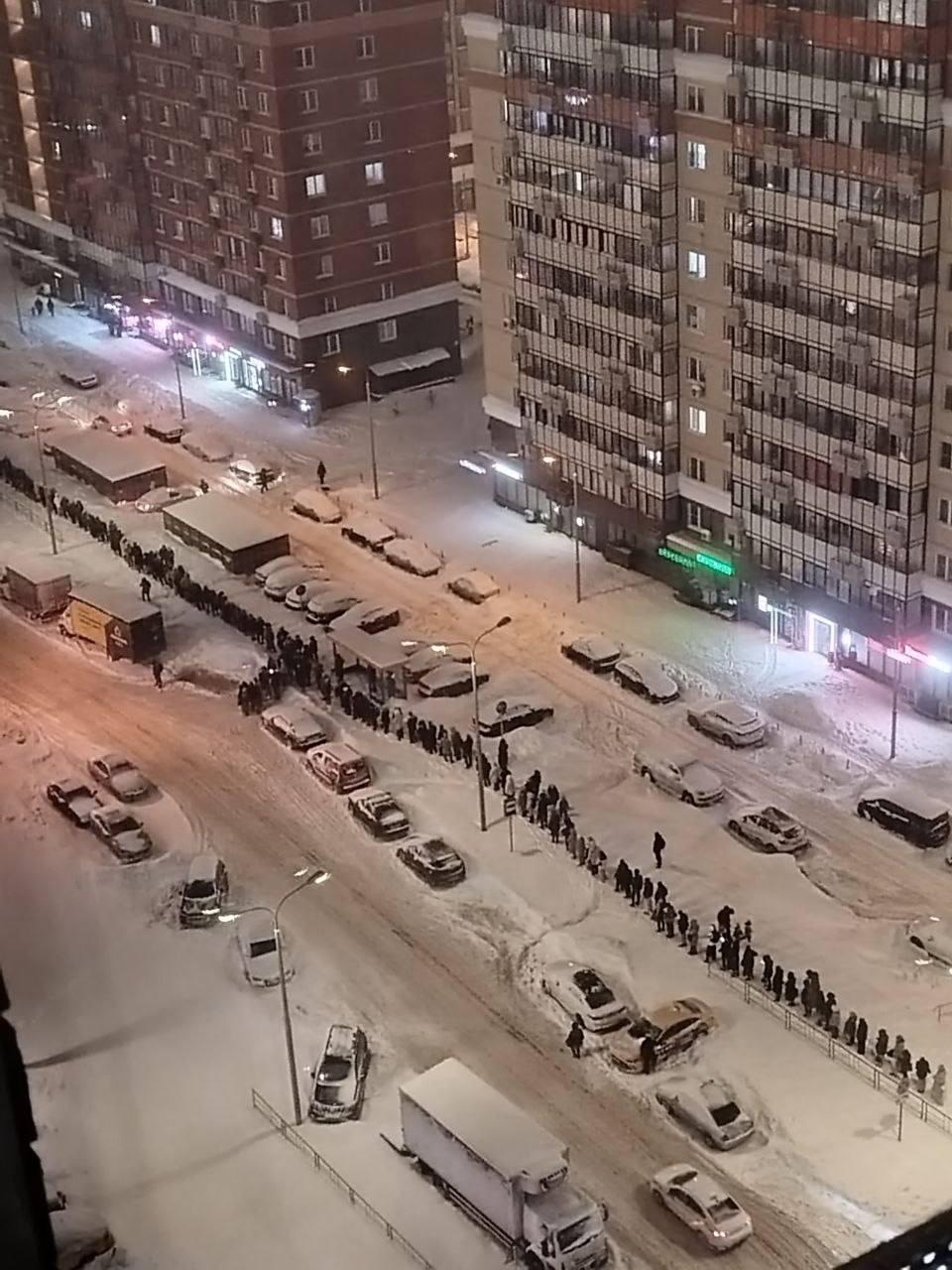 «Это апокалипсис»: жители Москвы и Подмосковья заблокированы из-за снежного коллапса «Это апокалипсис»: жители Москвы и Подмосковья заблокированы из-за снежного коллапса