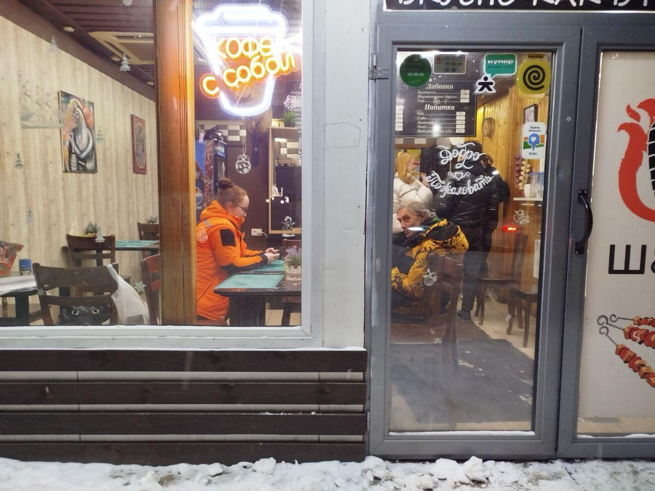 Кафе в Мурино стало центром спасения для двух заблудившихся пожилых людей