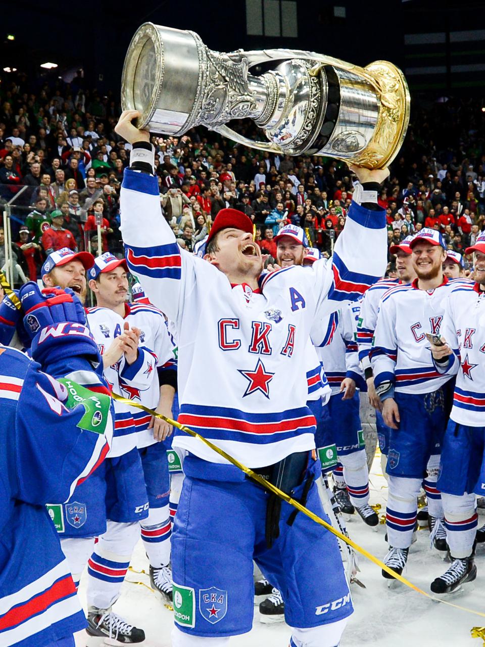 Экс-игрок СКА Вадим Шипачев впервые в истории КХЛ набрал 1 тыс