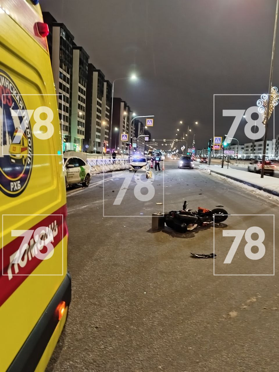 В ДТП на перекрестке Ветеранов и Генерала Кравченко серьезно пострадал курьер В ДТП на перекрестке Ветеранов и Генерала Кравченко серьезно пострадал курьер