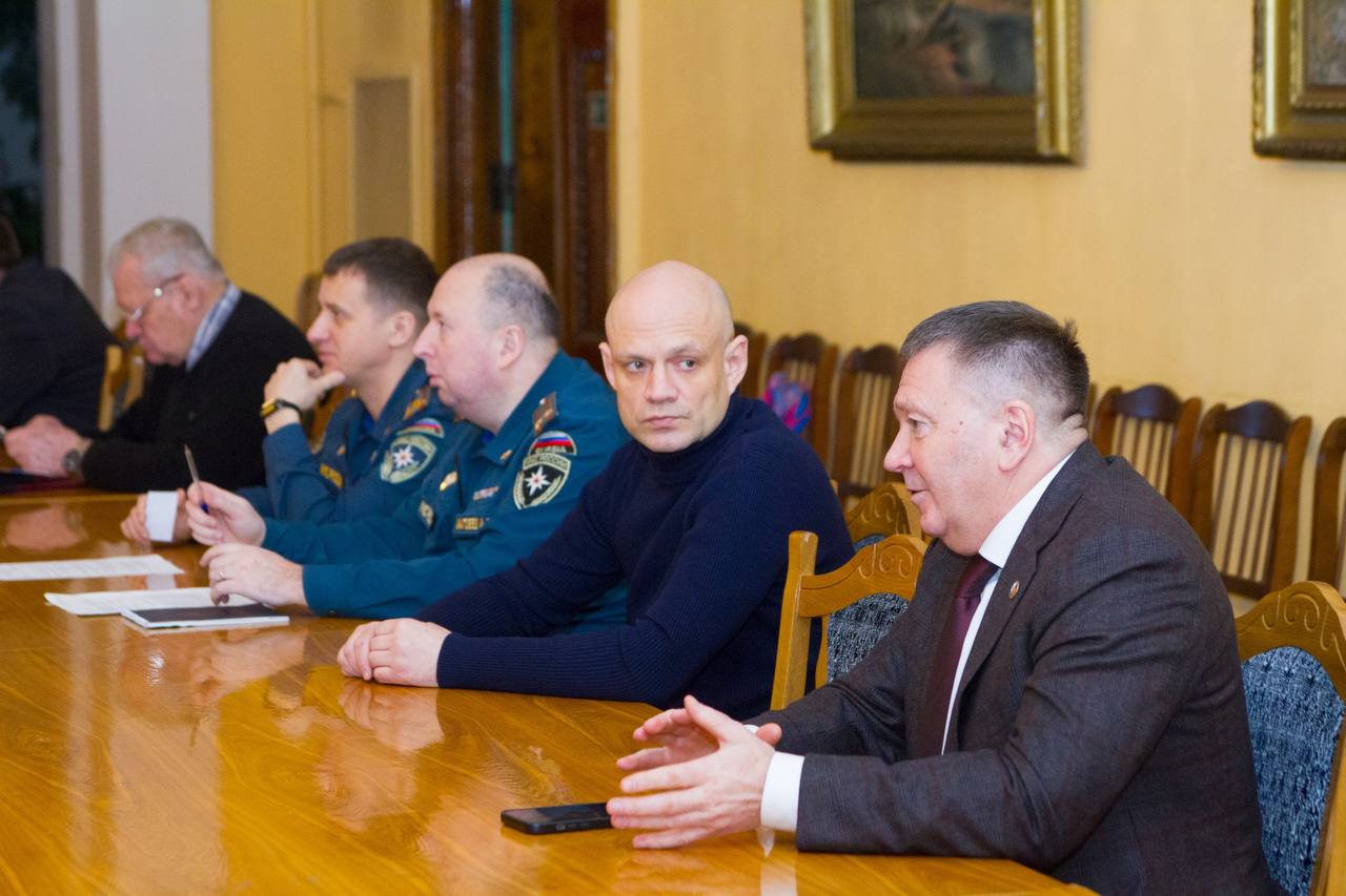 Валерий Солдунов в Санкт-Петербурге принял участие в совещании по использованию технологий двойного назначения Валерий Солдунов в Санкт-Петербурге принял участие в совещании по использованию технологий двойного назначения