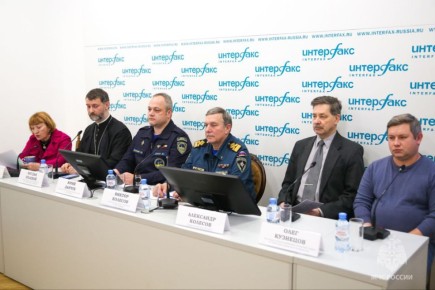 В ходе своего выступления на пресс-конференции в "Интерфаксе", посвященной подготовке к православному празднику Крещения главный государственный инспектор по маломерным судам Петербурга Виктор Колесов